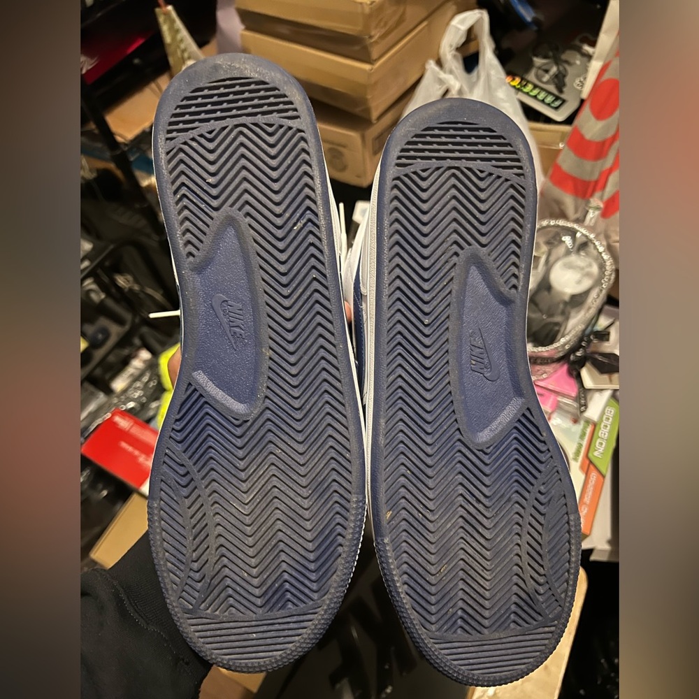 Nike Sneaker - image 7